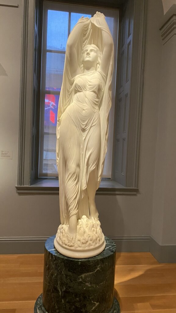 statue of lady